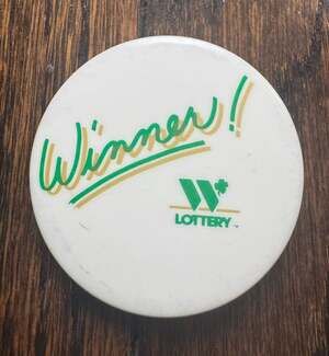 VINTAGE 1980s Wisconsin Lottery Winner! Pinback Button Advertising